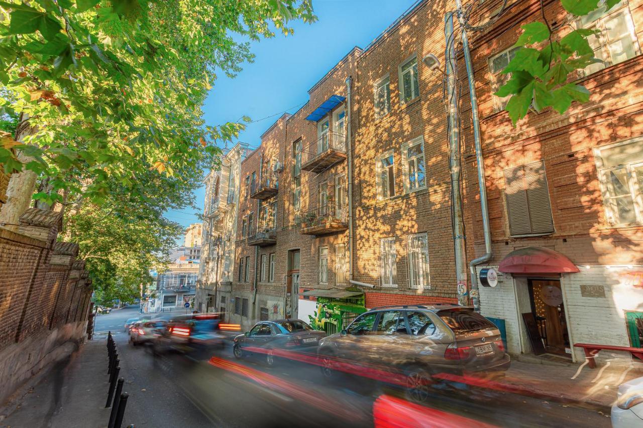 Cozy Room In Old Tbilisi, In Front Of Wine Factory Exterior photo